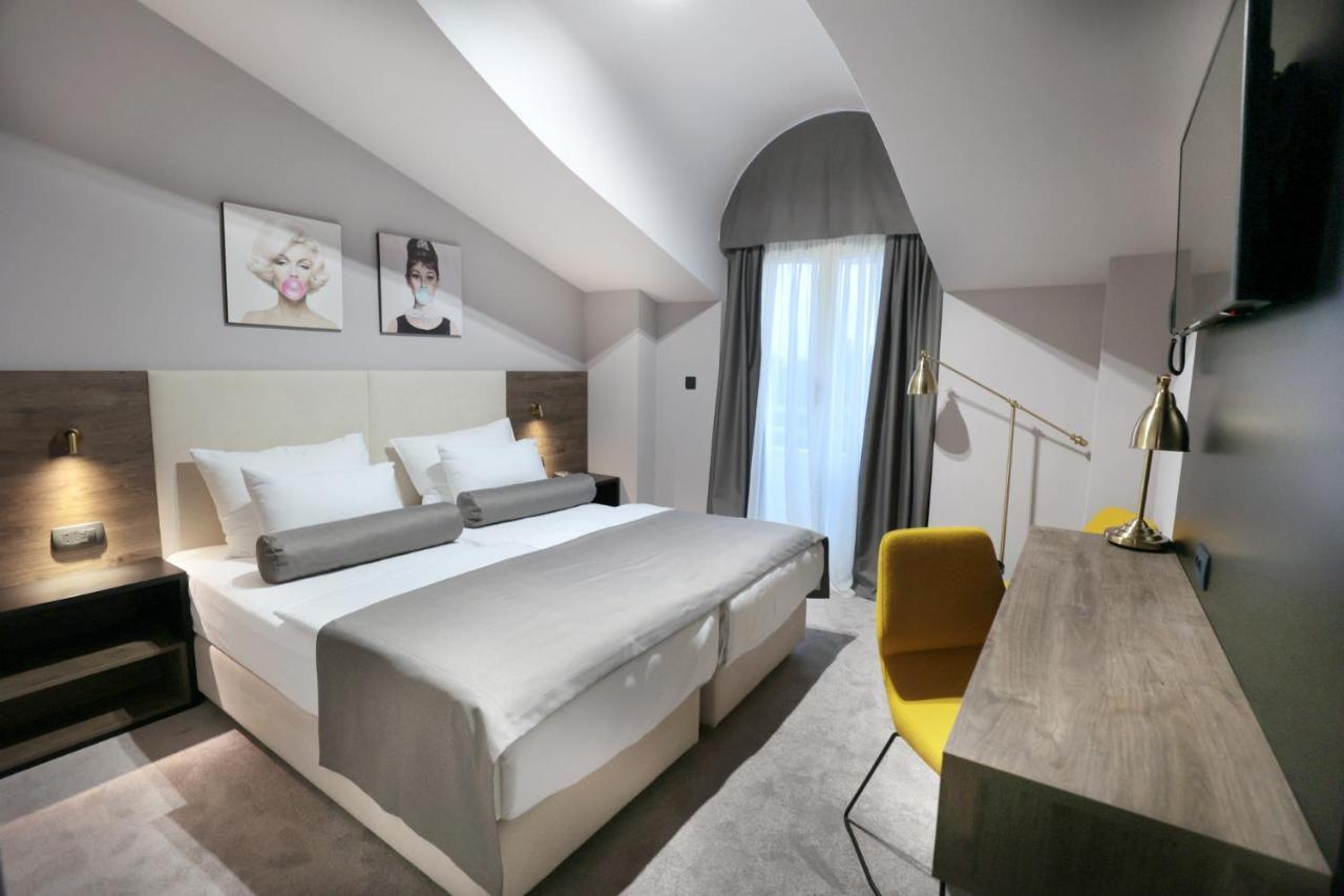 Hotell Milenij 4*
